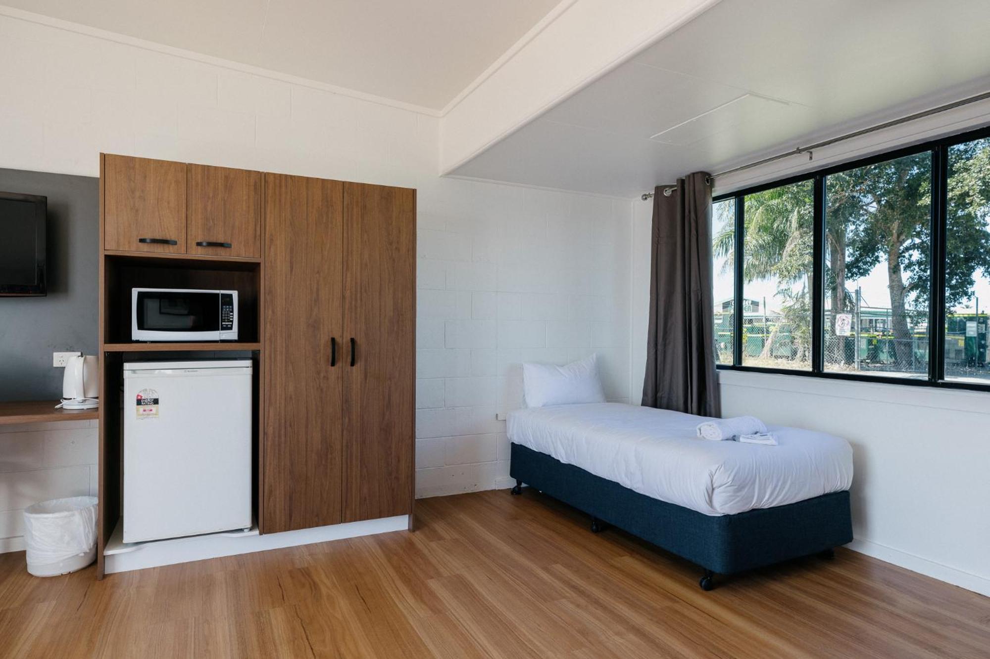 מקיי Boomerang Hotel מראה חיצוני תמונה